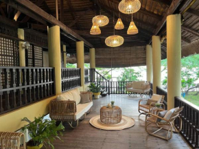 Balay Lucia- BalayByTheSea serene villa near Vigan